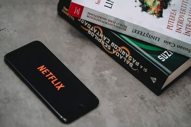 Which TV shows and movies are missing from Netflix in the USA?
